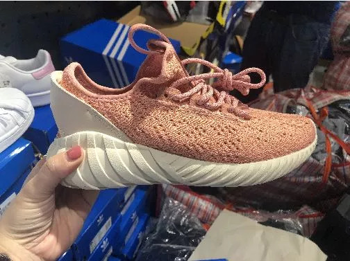 阿迪实体店怀疑是假货怎么办,正规大商场买的阿迪会是假的吗