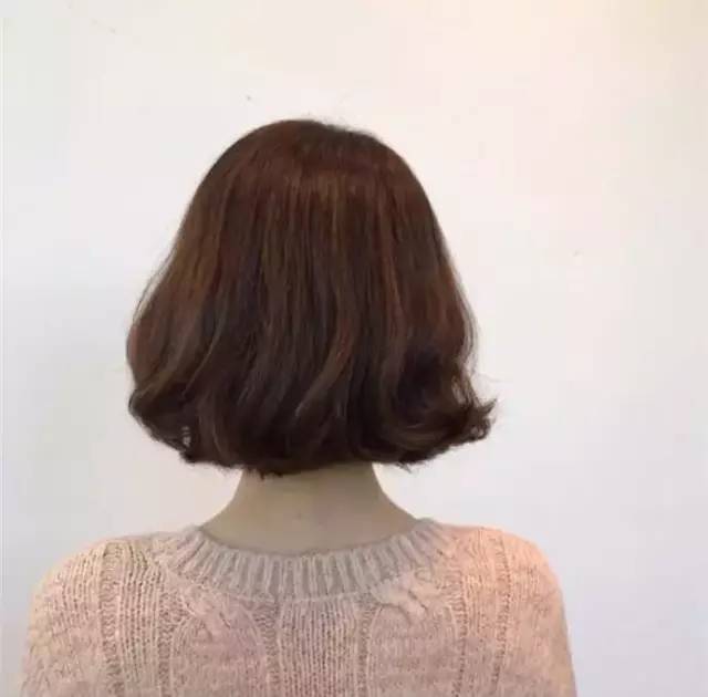 适合小脸的短发超级减龄好看,大脸短发好看还是小脸短发好看