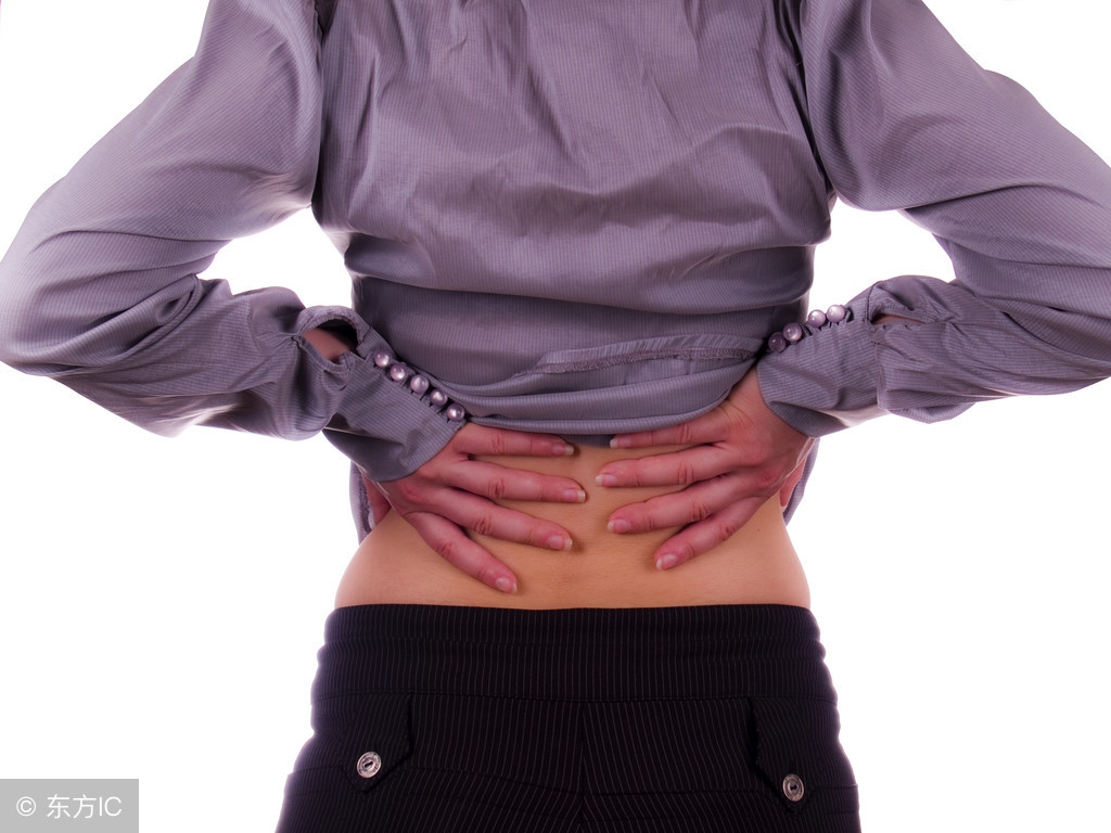 翘二郎腿对盆骨的危害,男人经常跷二郎腿的危害