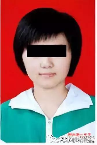 校方回应学生裙子要在膝盖以下,学生回应裙子要在膝盖以下