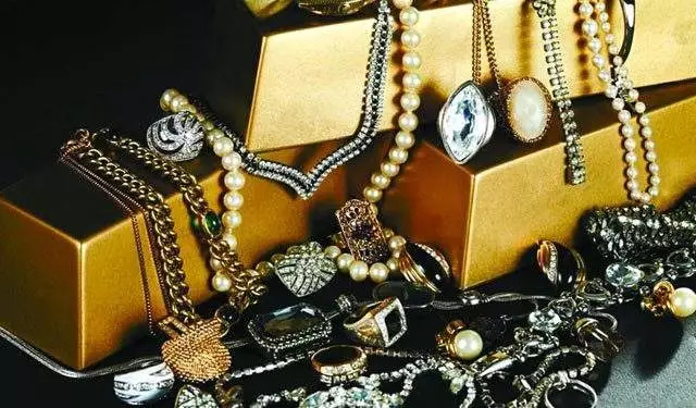 揭秘代购奢侈品进货渠道,揭秘代购行业内幕