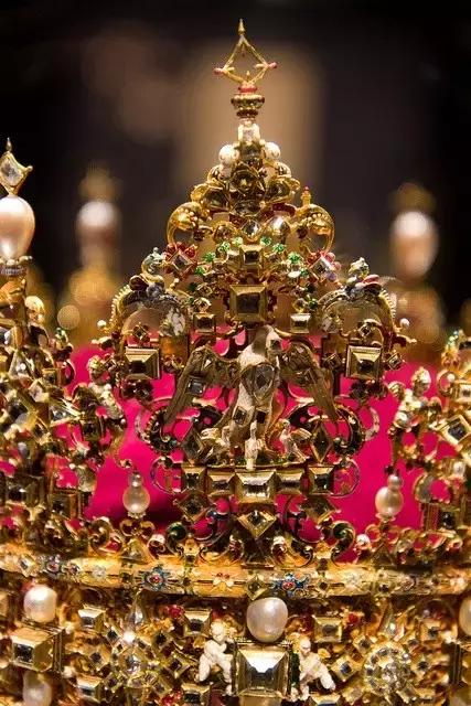奢华皇室王冠,奢侈豪华的皇宫