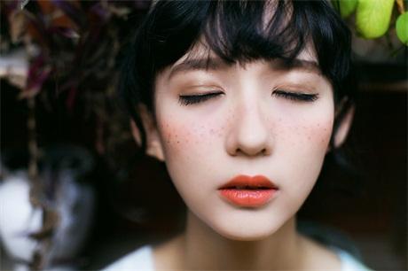 彩妆潮流趋势发布秀,2023年彩妆流行趋势