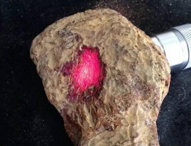 血珀为什么会裂,血珀有裂