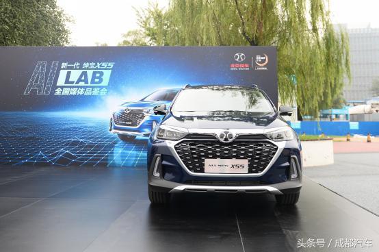 *级A**SUV融合了AI技术后，是怎样的一种用户体验？