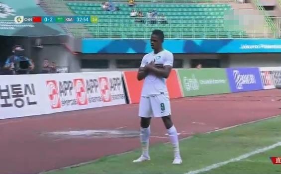 国足让人气愤的视频,国足u23被踢