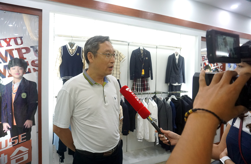 2018南宁市“新希望”学生装服务工作座谈会召开