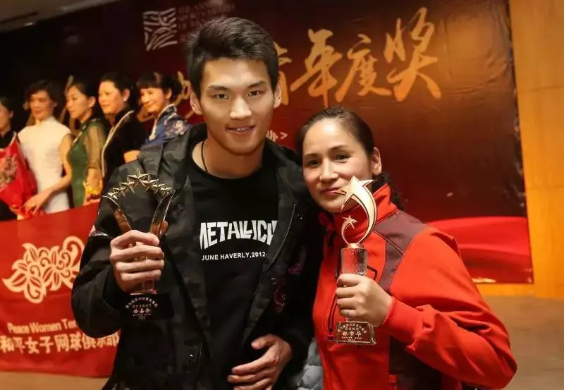 杭州亚运会福建选手共获几枚金牌,历届亚运会一次得金牌最多的是谁