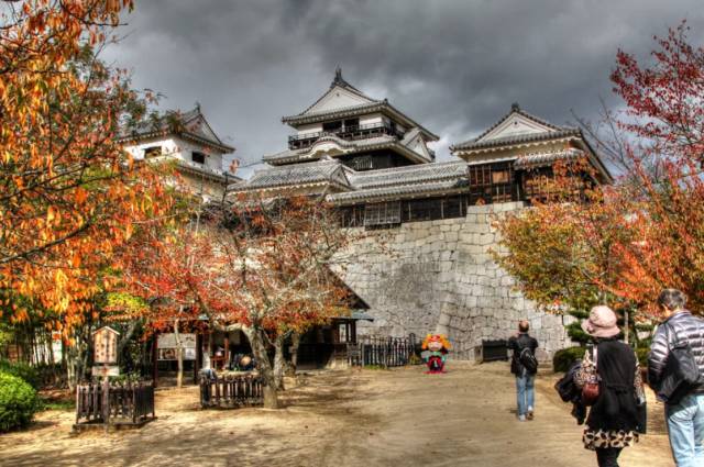 最古老的日本温泉,在日本最古老的温泉