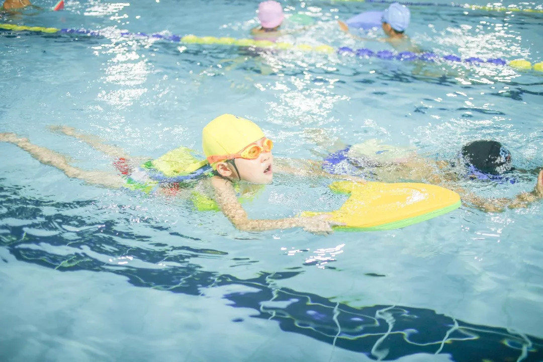 映象青白江｜汗流浃背才快活！傍晚的文体中心有最活力激情的一面！