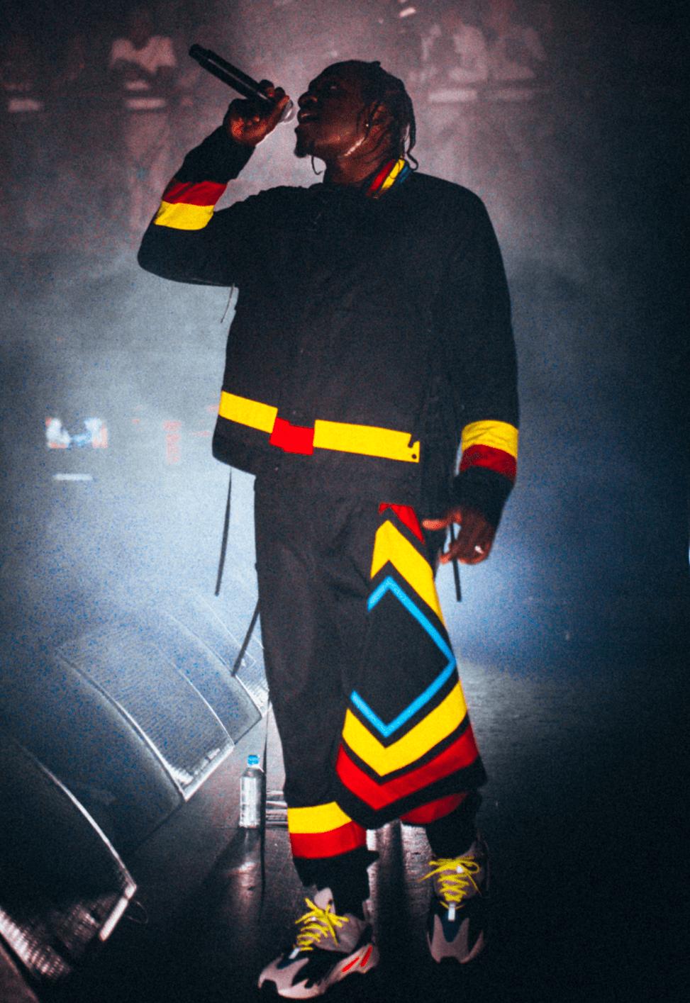 kanyewest,kanyewest上脚耐克回到未来