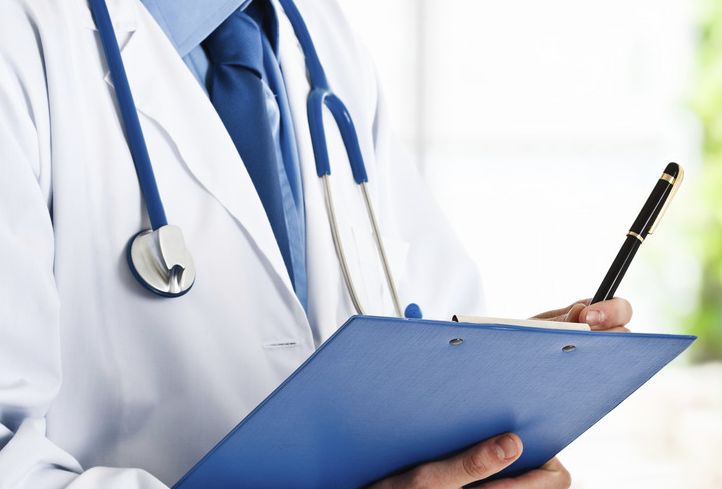 女子嗓子长出菜花,女子喉咙长了一根韭菜怎么办