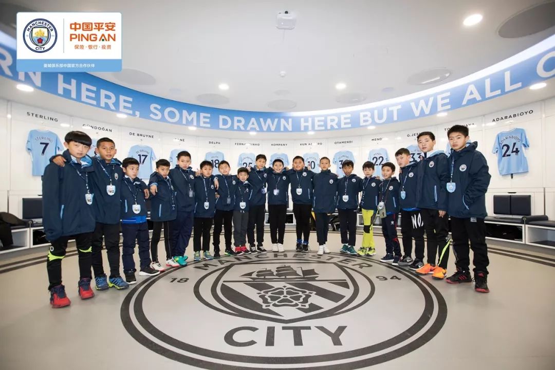 25名赴英国曼城学习的中国足球少年，后来怎么样了？