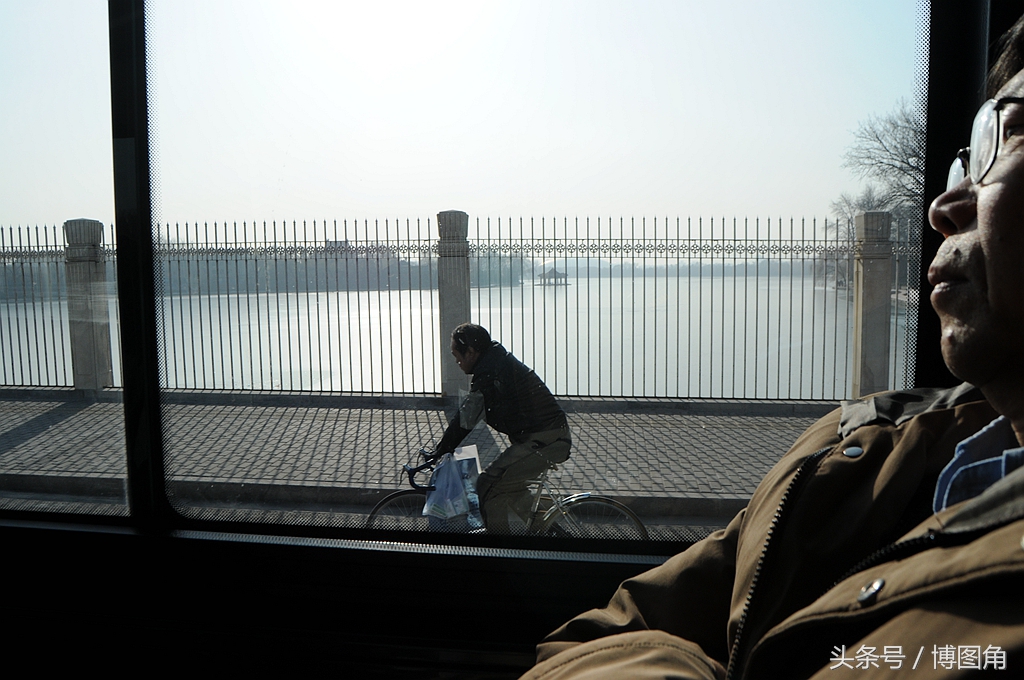 中南海与故宫位置图片,中南海与故宫中间的建筑是