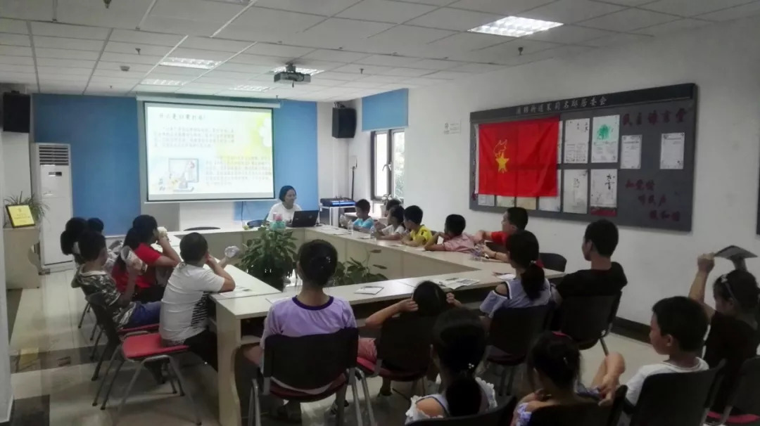 2018秋季大片《开学》即将全国上映，你的社区活动记录单领（qiāo）取（zhāng）了吗？