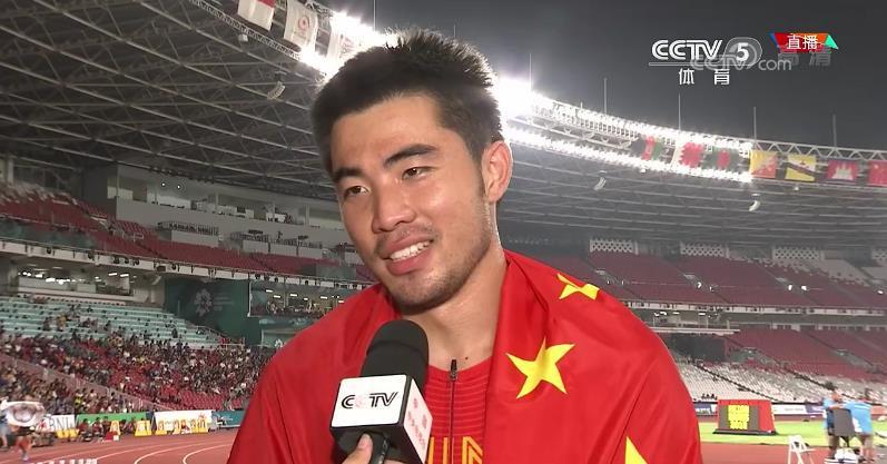 04年刘翔110米栏全过程中文解说,刘翔110米栏夺金完整视频