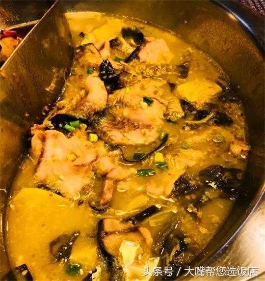 吃鱼火锅一口就能暴击你的味蕾,大连美食推荐必吃火锅