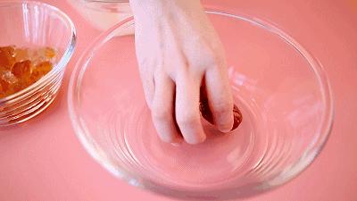 皮薄肉厚核小的新疆和田枣,皮薄肉厚的新疆大枣