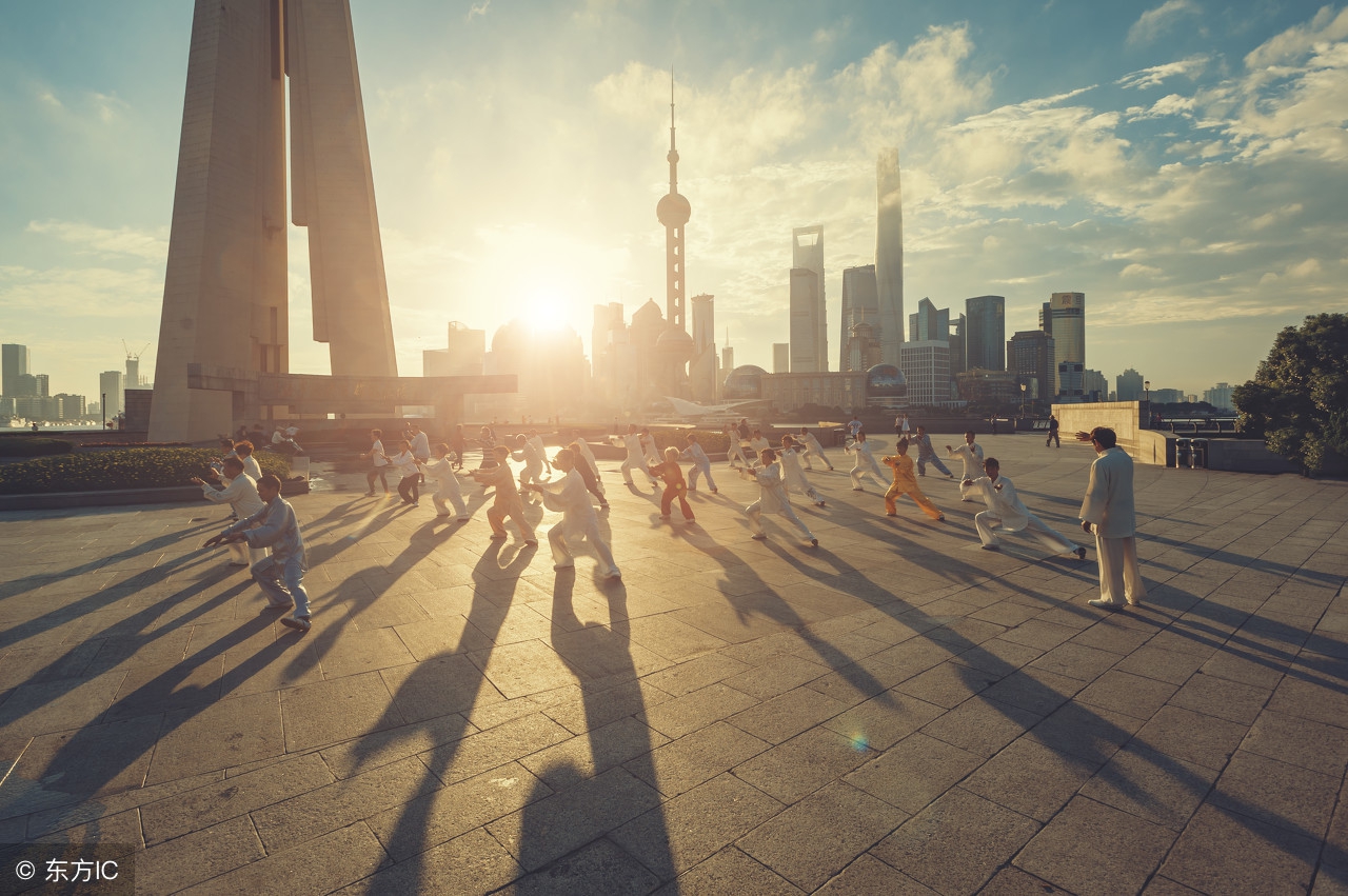 富士康到底是什么厂？老板是否对员工负责？网友说：黑厂！