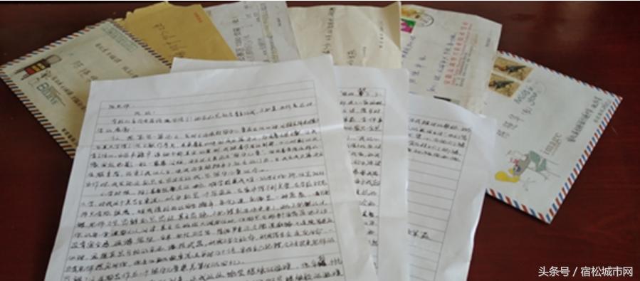 红烛有爱映桃李粉笔无言谱春秋