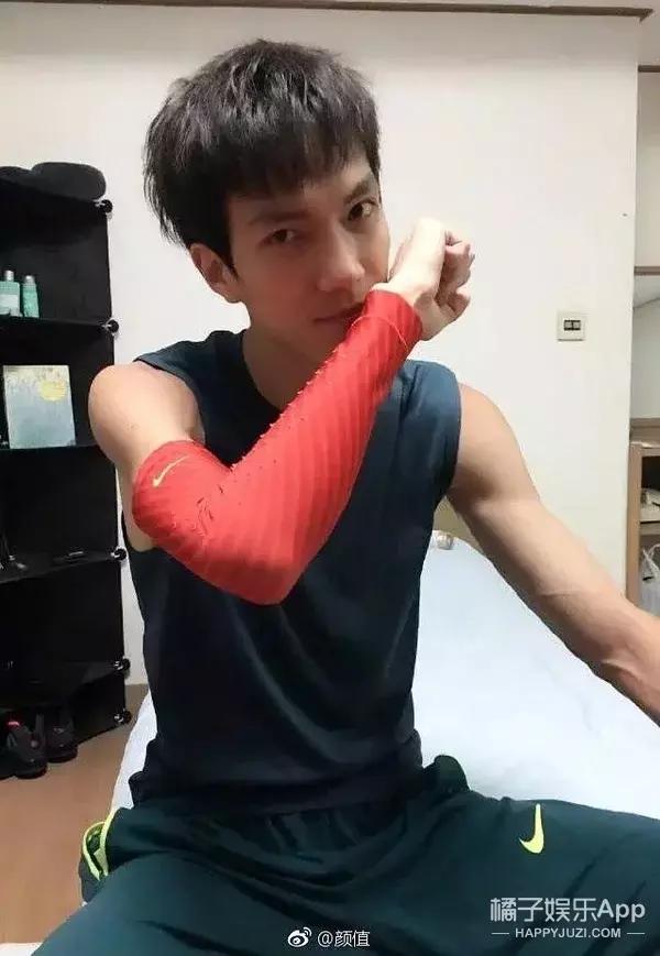 吴彦祖跳高完整版,陈伟霆吴彦祖撞脸