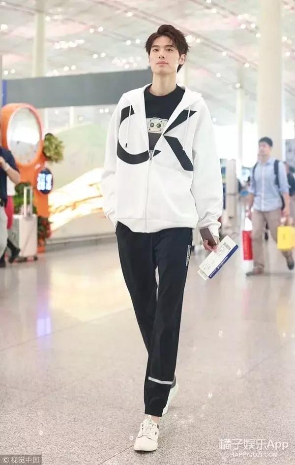 吴彦祖跳高完整版,陈伟霆吴彦祖撞脸