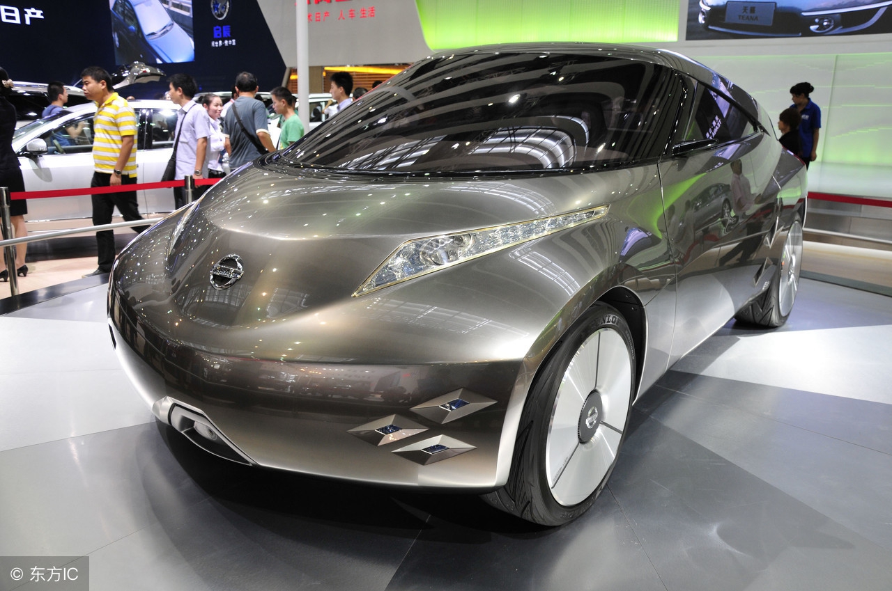 13年迈腾1.8t豪华版现在值得买吗,17年迈腾1.8t豪华版二手车多少钱