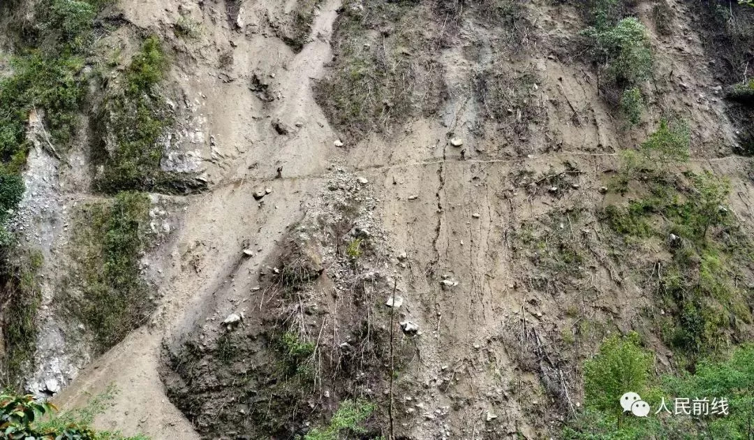 西藏墨脱军人的照片,西藏军人真实照片