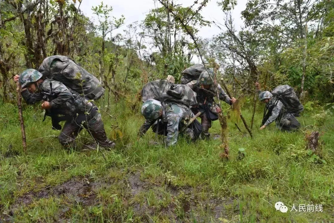 西藏墨脱军人的照片,西藏军人真实照片
