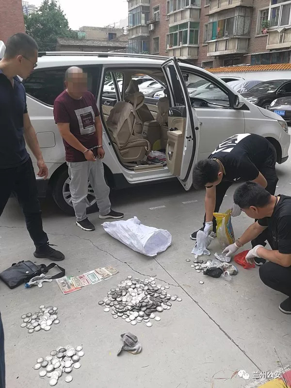 假古董诈骗案最新,假袁大头背面