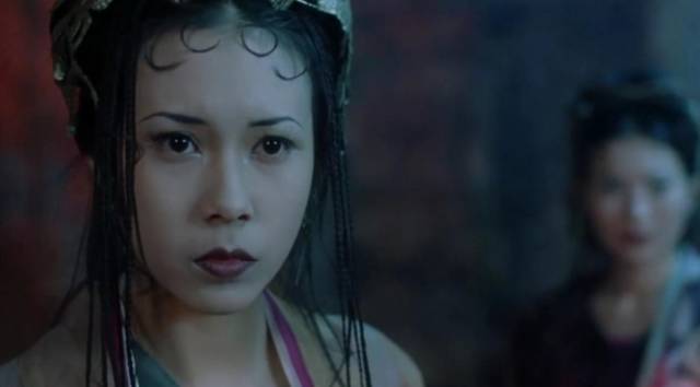 全裸拍写真，还撩倒过周星驰，48岁的她性感炸了！