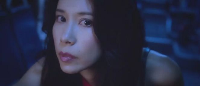 全裸拍写真，还撩倒过周星驰，48岁的她性感炸了！