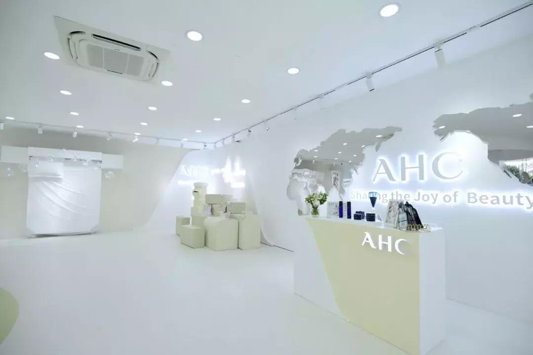 韩国女星vs中国女星颜值,韩国52岁女星金成玲