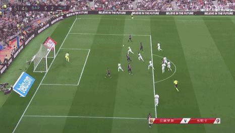 犯罪过人破门+上帝视角助攻！梅西习惯性诺坎普封神