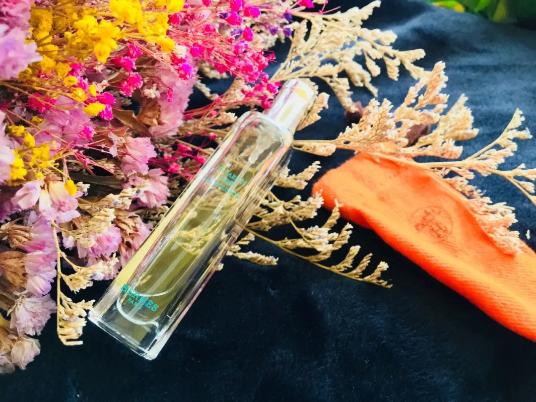 我的天呐!办公室小姐姐包里竟然带这些东西?