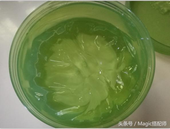 如何把芦荟胶制成精华液，只要加上这个东西就好，保湿又养颜