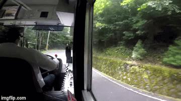 日本头文字d罗森,头文字d公交车过弯