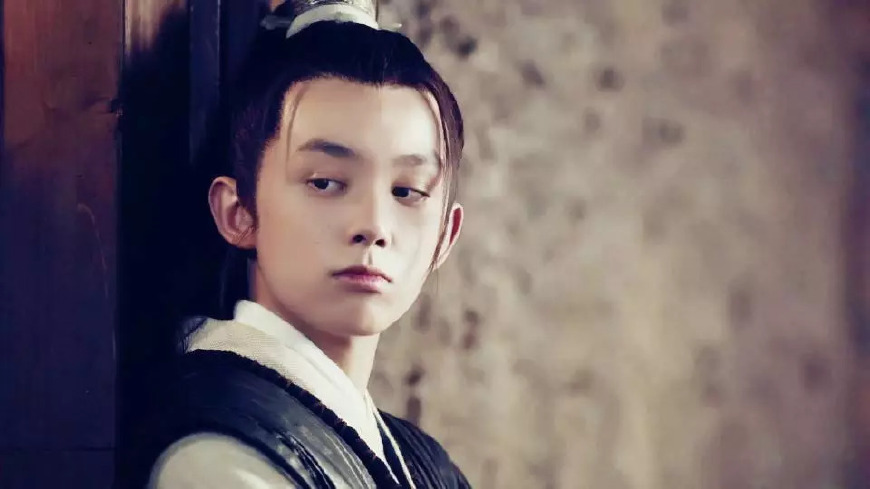 吴磊给粉丝洗脚盆,吴磊18岁成人礼给的东西