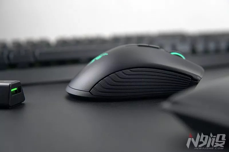 雷蛇曼巴眼镜蛇鼠标偶尔失灵,雷蛇曼巴眼镜蛇无线版用什么微动