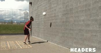 「足球教学」教你如何用一堵墙来增强球感！