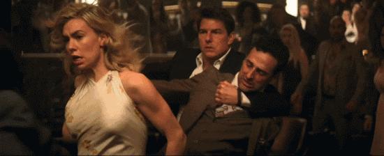 阿汤哥追飞机跳崖,极限高空实力跳伞的阿汤哥