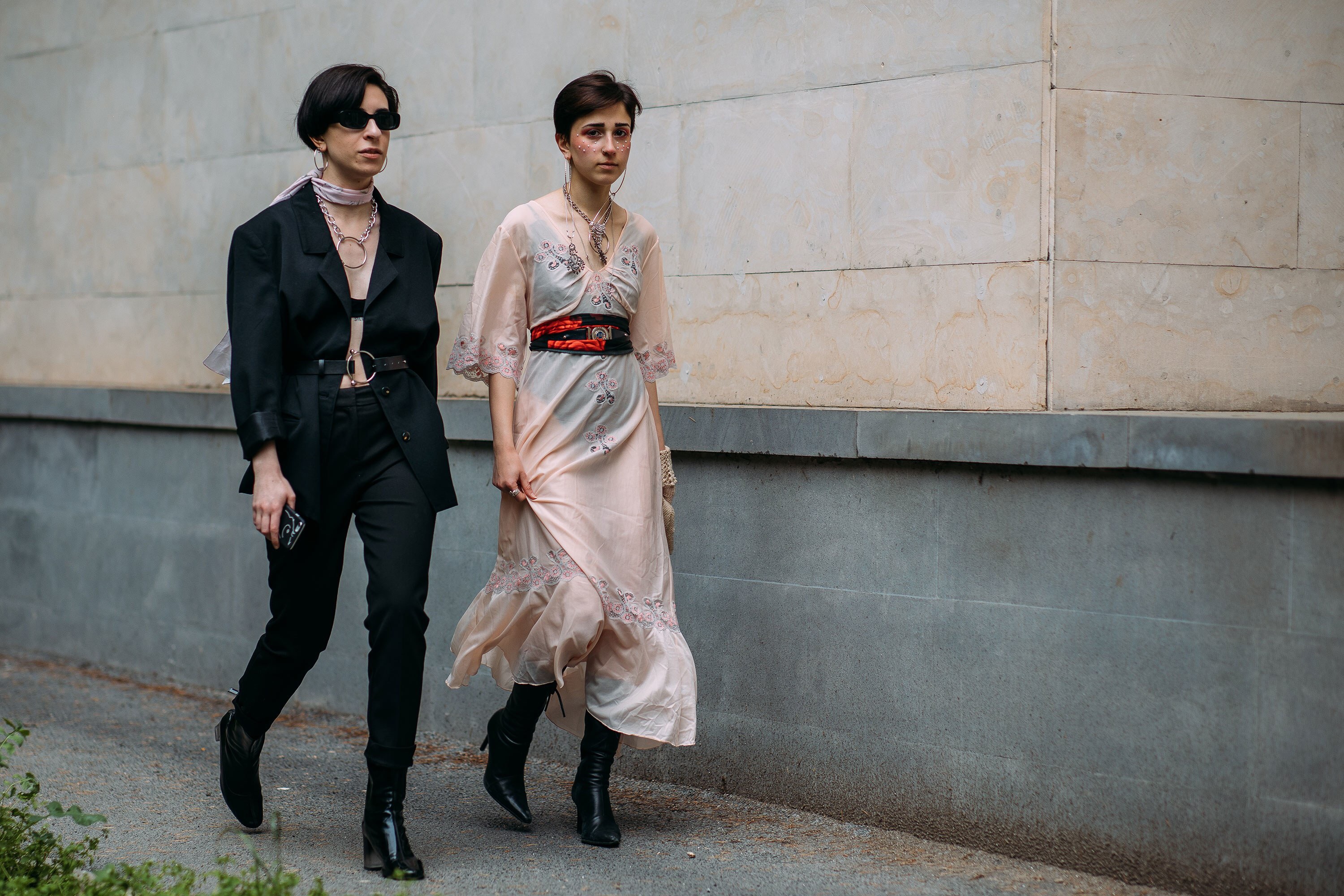 穿个衣服就暴露了真假姐妹情，是要逼我裸奔见闺蜜吗？