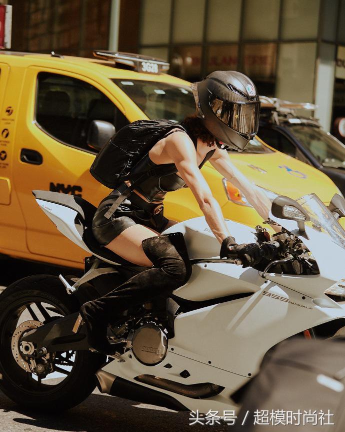 机车女孩杜卡迪,机车女孩杜卡迪959