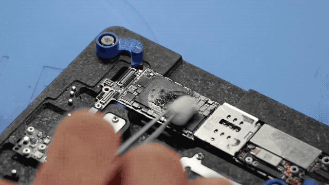 iphone8p不开机主板维修,iphone8主板坏了无法开机