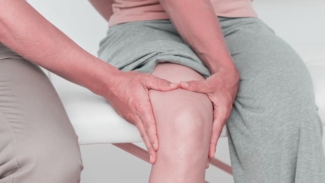 父母膝盖关节疼痛,老年人膝盖关节疼痛解决最好办法