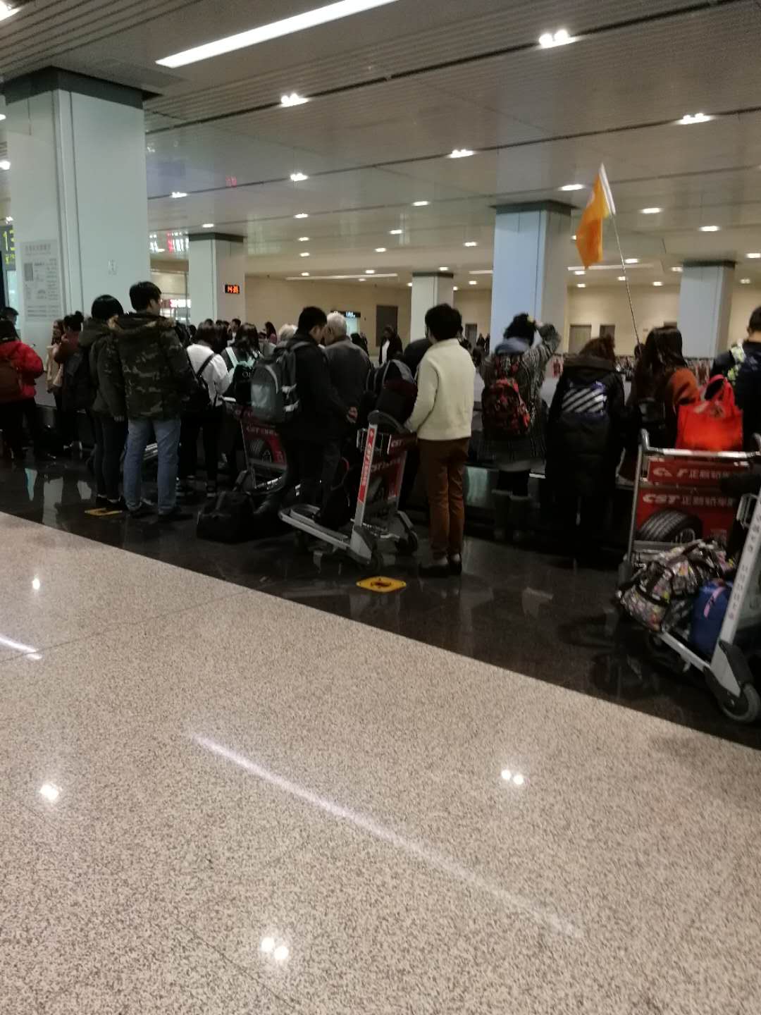 第一次坐飞机如何不丢人,第一次坐飞机的真实感受