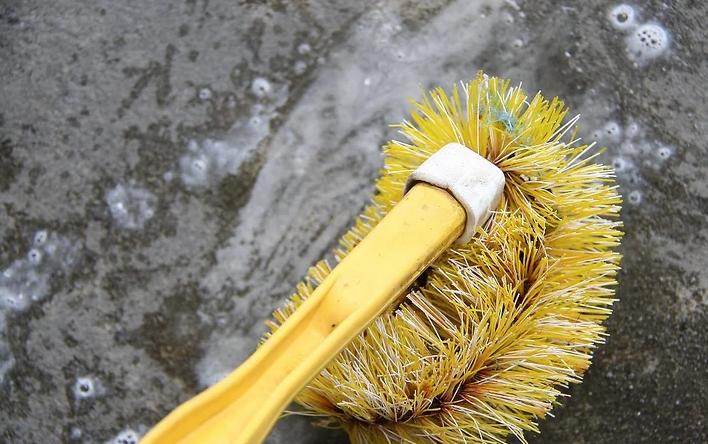 汽车养护小窍门搞笑,汽车油迹怎么清洁