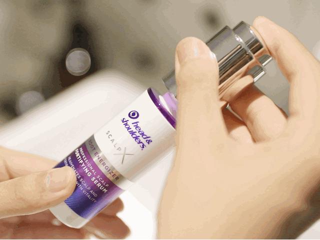 贝嫂和小贝早期采访,贝嫂和小贝相差几岁