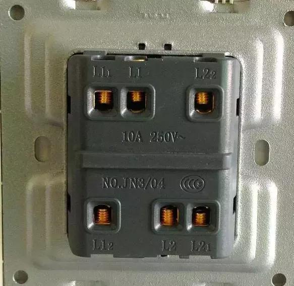 异地双控开关接法,异地双控开关只多一根线