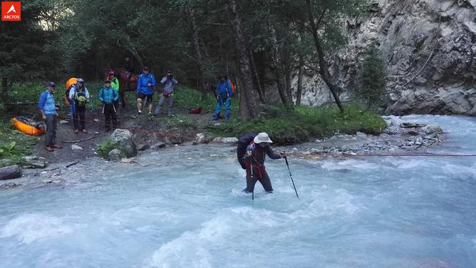 一次偶然，铸就永恒，十年驴龄的他“长存”于此-乌孙驴行记